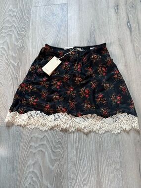 NWT Doen Floral Lace Trim Mini Skirt - Black with Cream Lace